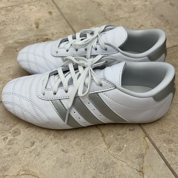 Adidas Taekwondo Lace Sneakers White Silver Size 7 Retro Low Profile - Picture 1 of 8